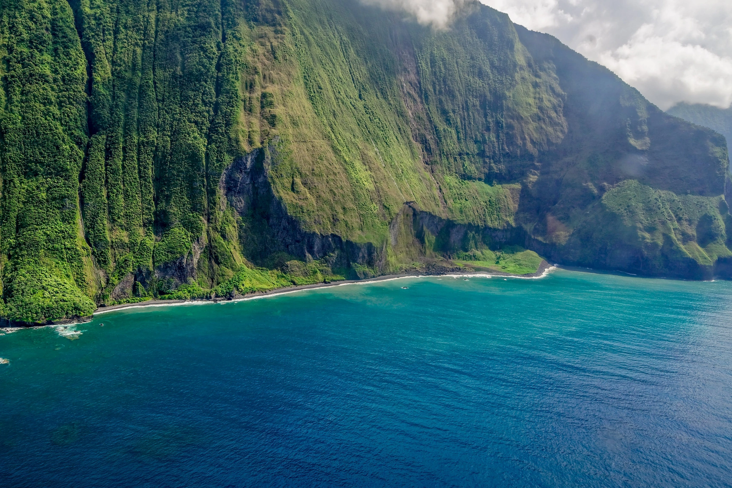 Maui_Island,_Hawaii[1].webp